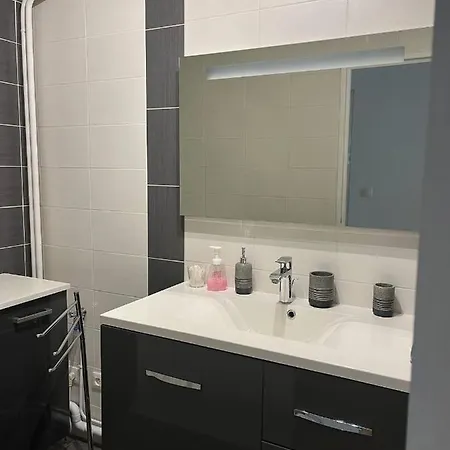 Vulcain I, 4 Pers, Parking Inclus דירה *